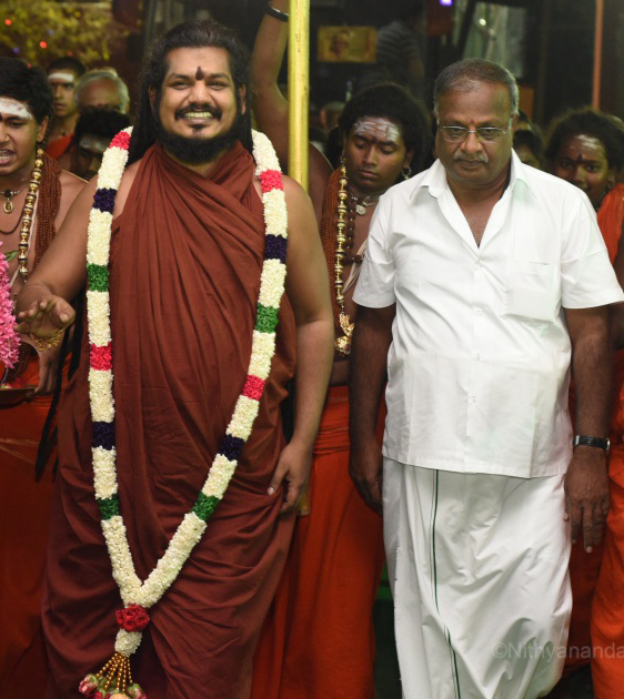 Paramahamsa Nithyananda and the Devotee Shri. B.Soundaram who donated the Tiruvannamalai Land