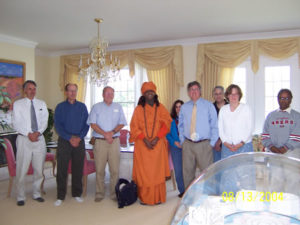 10. Paramahamsa Nithyananda with Vedic City Management honours Swamiji in Mayor Hall in Iowa, USA - July 2004