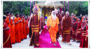 19. Paramahamsa Nithyananda with Sri Shukhdevanandaji Maharaj, Maha Acharya of Atal Akhada