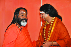 23. Paramahamsa Nithyananda with Sri 1008 Mahamandaleshwar Daati Maharaji of Nirvani Akhada